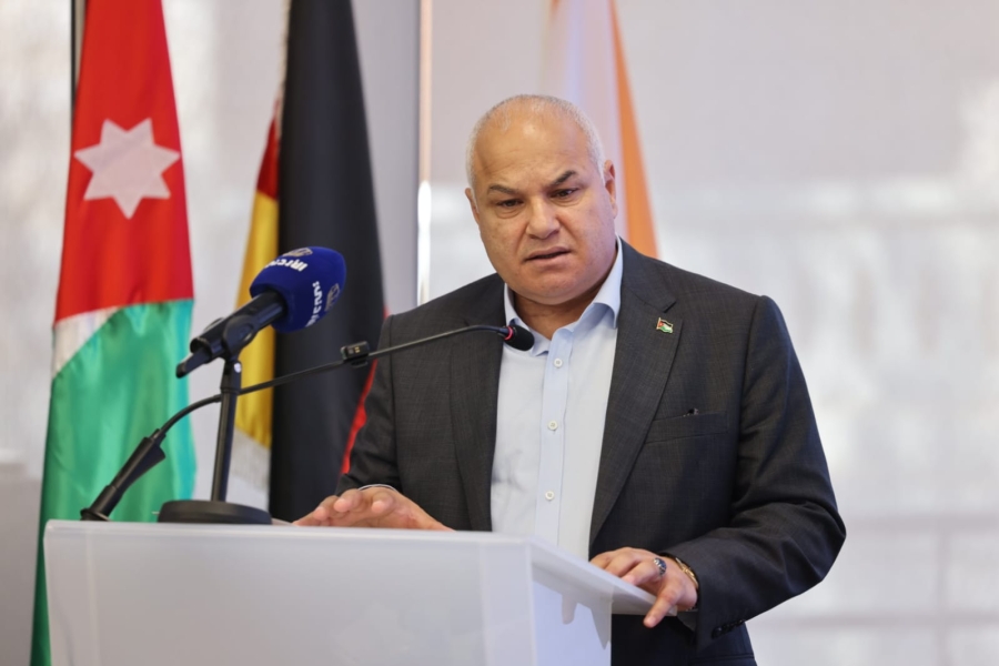 الوزير البكار يتحدث عن الشركات العاملة بموقع العطارات