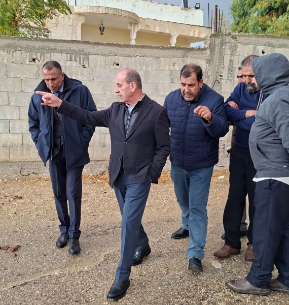 وزير الإدارة المحلية يتابع جاهزية بلديتي جرينة والفحيص خلال الحالة الجوية