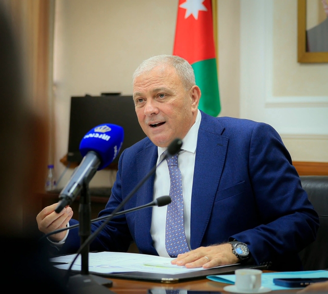  النواب يستمع لمطالب القهوجيه