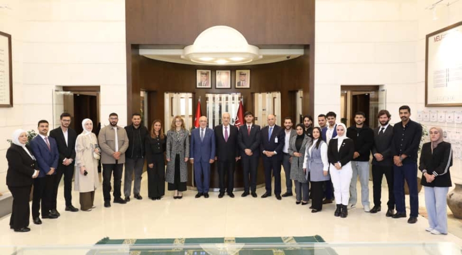 المعايطة يرعى افتتاح دورة مجلس اتحاد البرلمان الطلابي في جامعة الشرق الأوسط