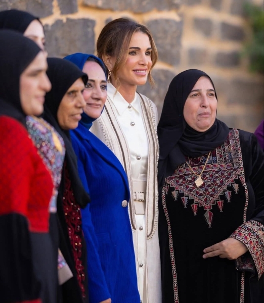 الملكة تلتقي بسيدات من المفرق 