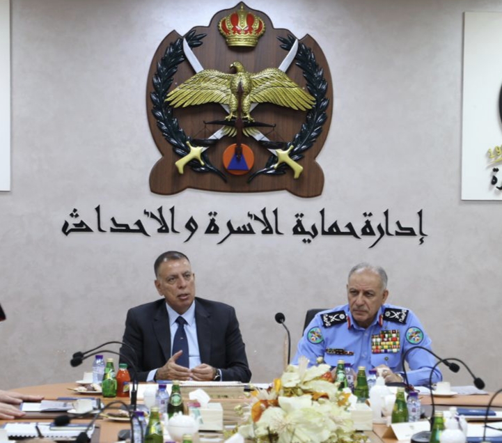 الفراية والمعايطة يزوران إدارة حماية الأسرة والأحداث