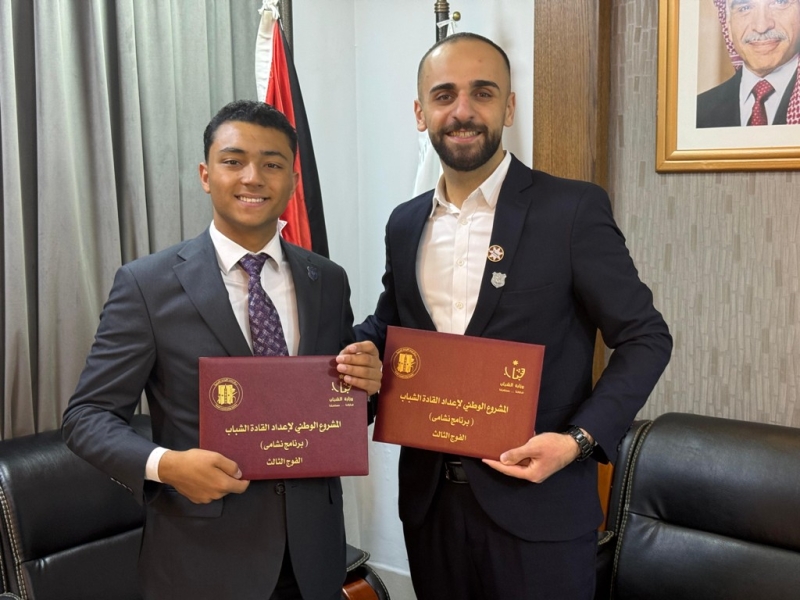 طلبة عمان الأهلية يشاركون في برنامج 