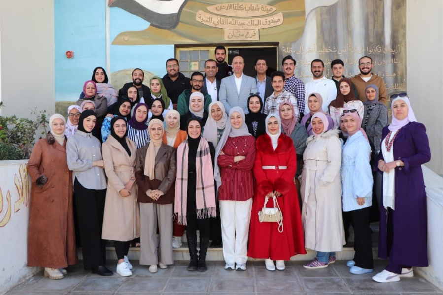 جلسة حوارية مع العين شرحبيل ماضي