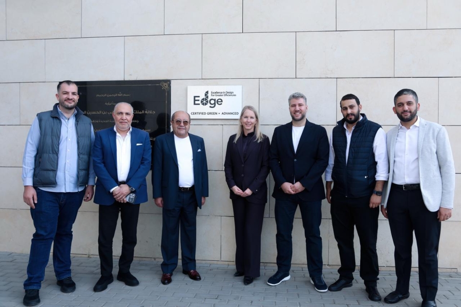 السفيرة الهولندية تزور العقبة وتطّلع على تجربة