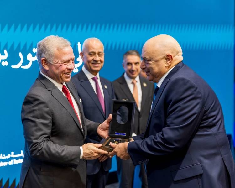 الملك يحضر في غرفة صناعة عمان