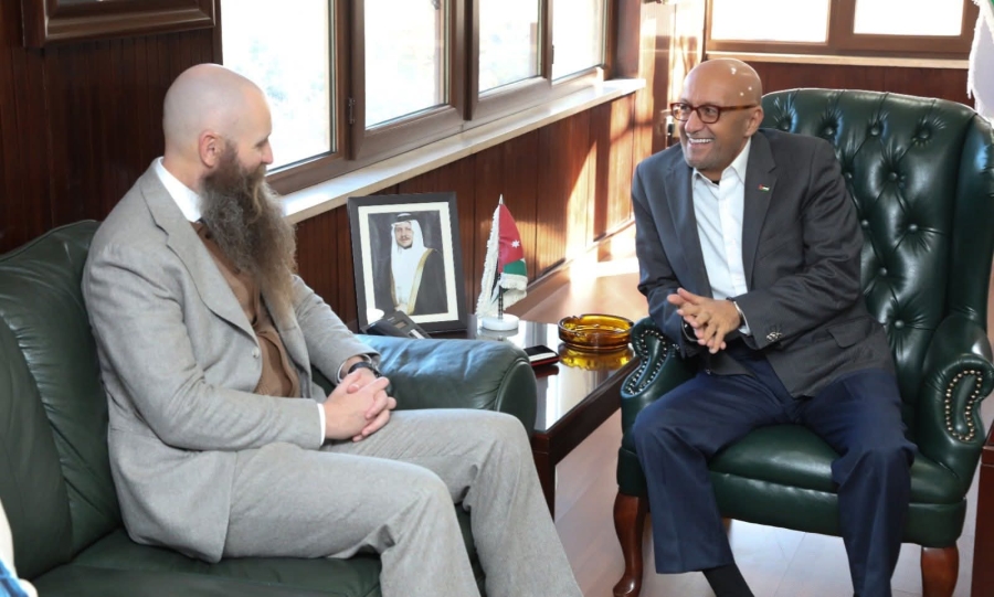 السفير الامريكي هولتسنايدر في وزارة المياة