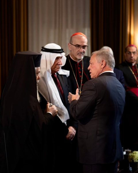 الملك يهنئ المسيحيين في الأردن وفلسطين والعالم 