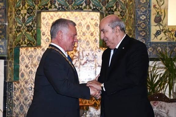 اتصال هاتفي بين الملك والرئيس تبون