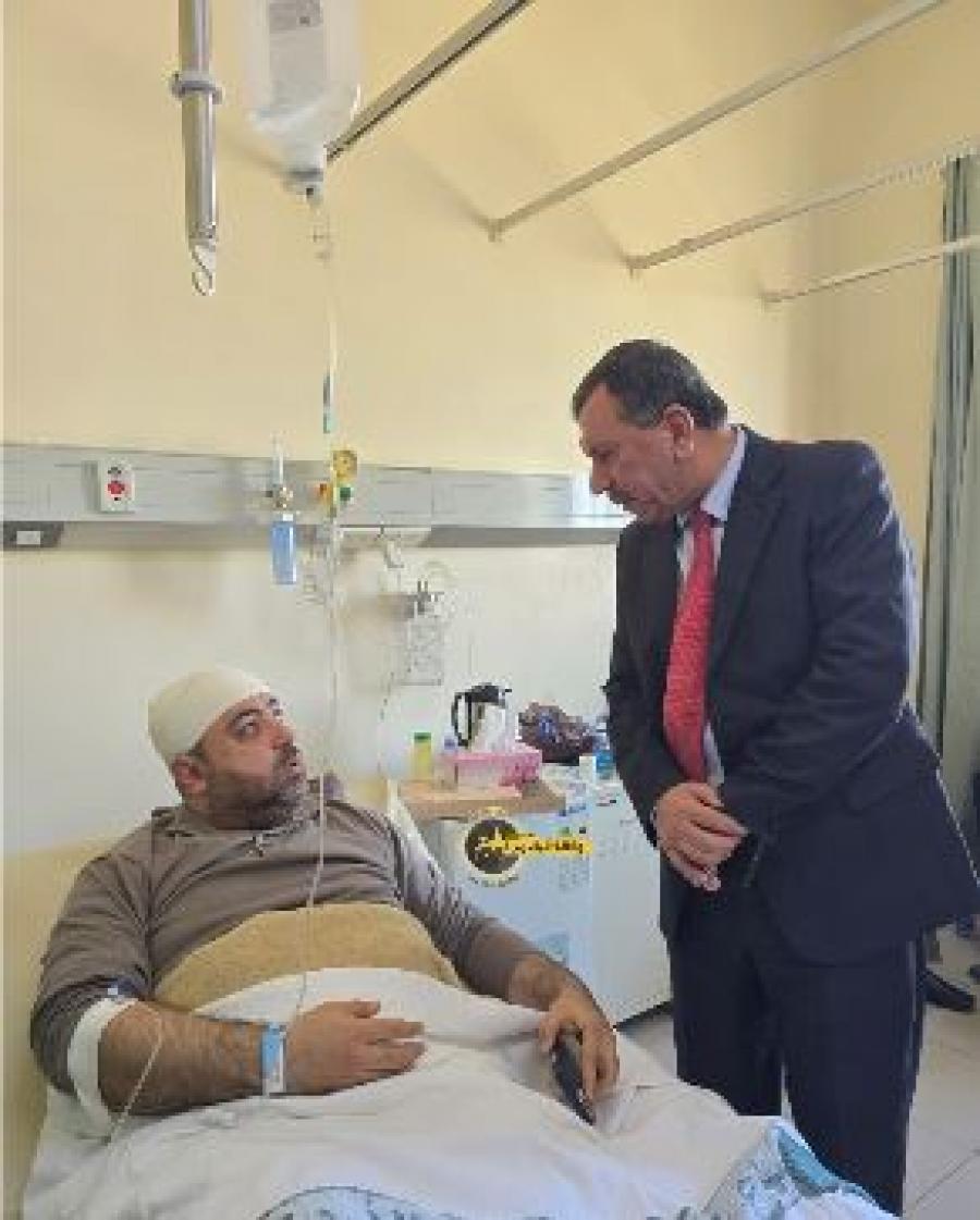 النائب عياش يزور الصحفي التميمي