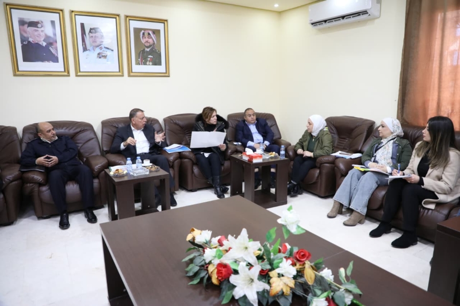 وزير الداخلية يتابع خطط تطوير مركز حدود العمري