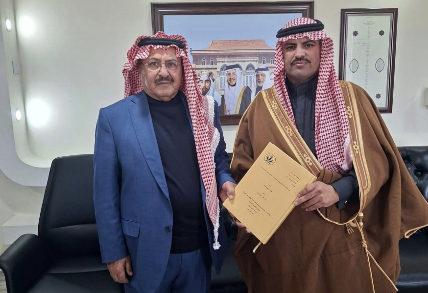 مستشار الملك يلتقي القاضي العشائري العودات 