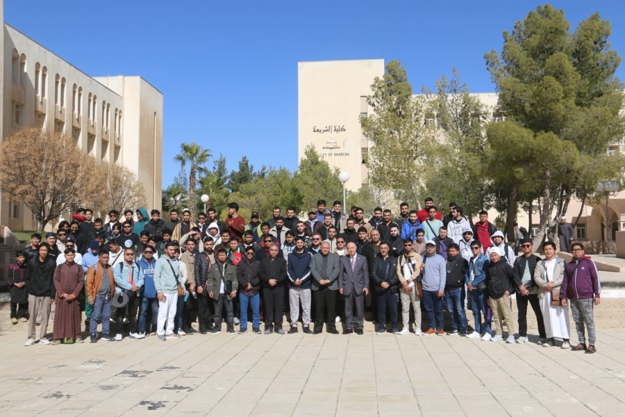 النعيمات يودّع المعتمرين من طلبة مؤتة