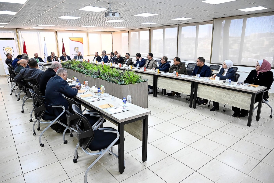 وزير العمل يبحث مع اتحاد العمال تحديات الضمان الاجتماعي وتعزيز الحماية للعمال