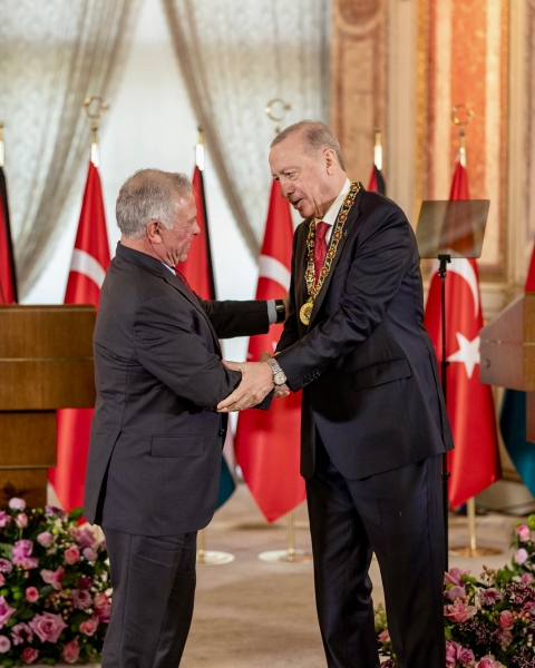 الملك والرئيس التركي يعقدان مباحثات في إسطنبول