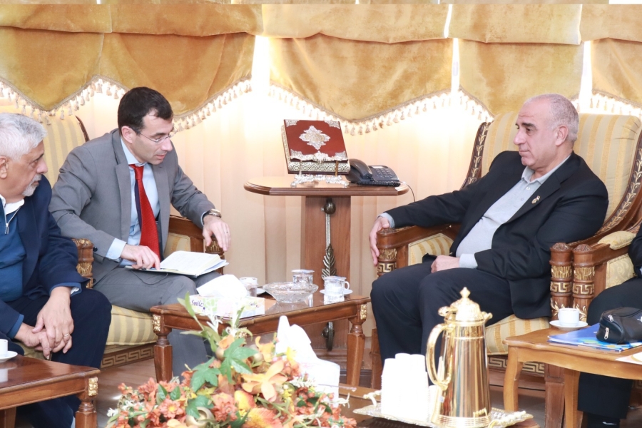 سفير الاتحاد الأوروبي لدى الأردن يزور جامعة الحسين بن طلال.