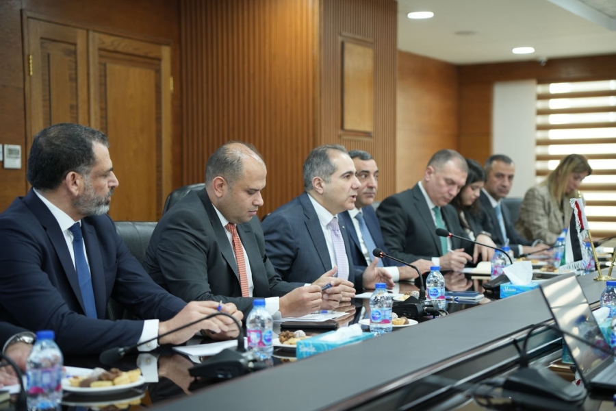 الوزير أبو غزالة يبحث التعاون مع هيئة الاستثمار السورية