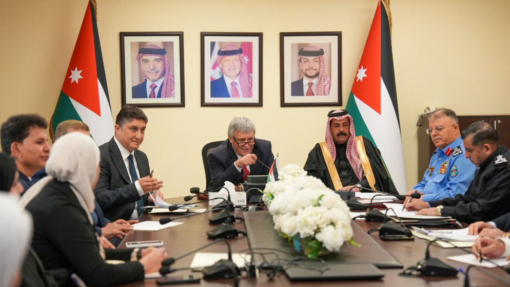 وزير النقل يبحث مخالفات وسائل النقل