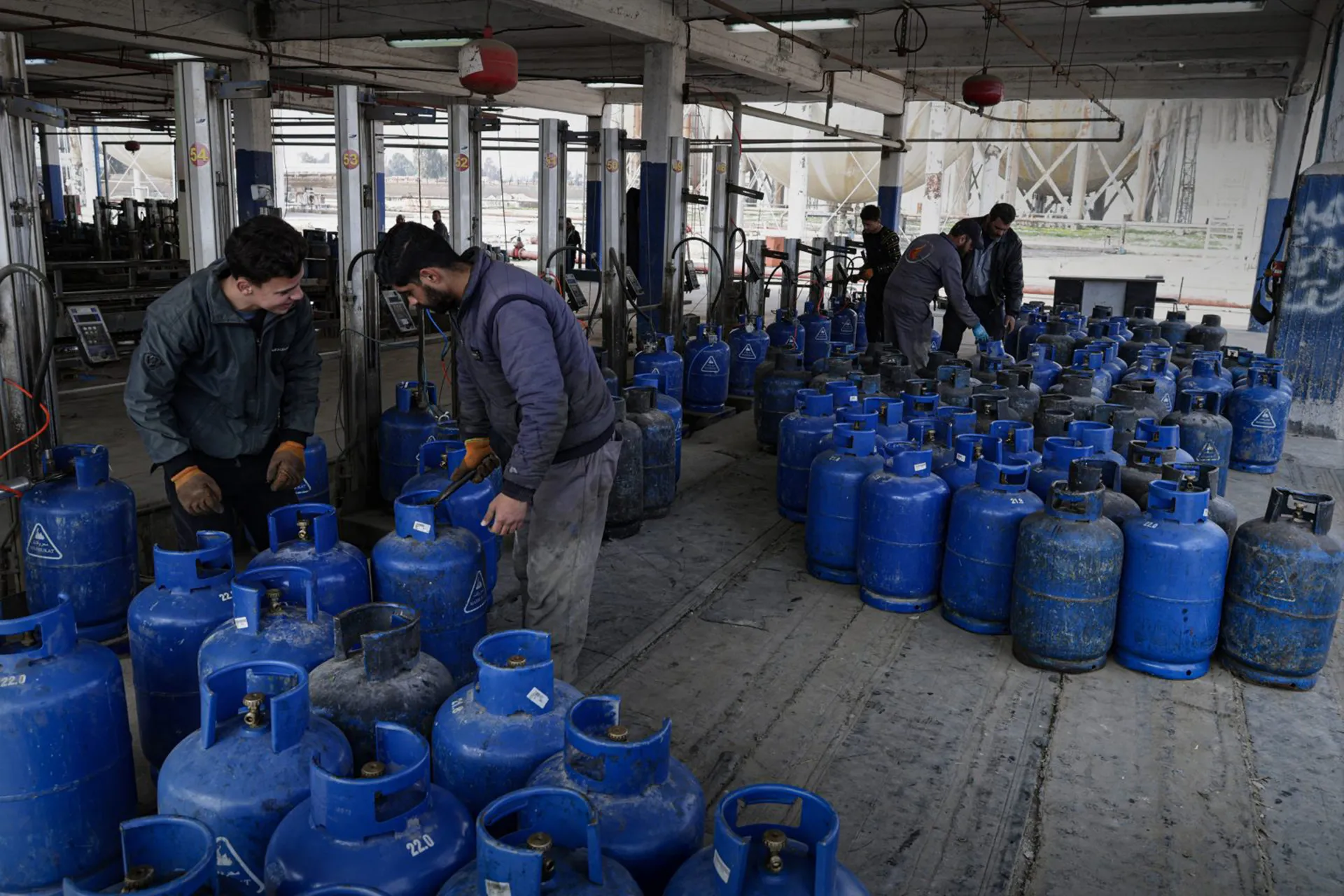 انفراج تدريجي لازمة الغاز المنزلي في سوريا اليوم