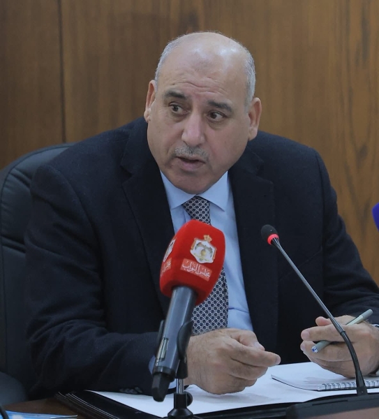 القاضي يتراس هذا الاجتماع