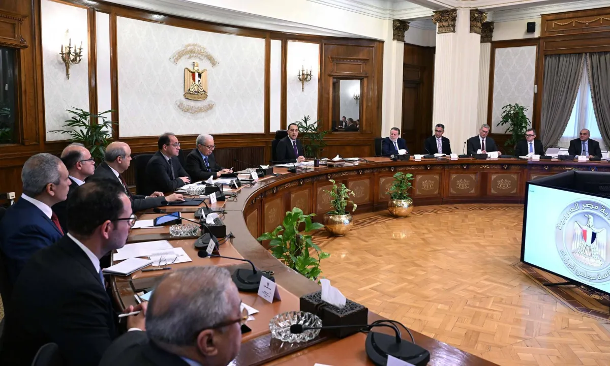 قفزة الدولار تنذر بارتفاع الاسعار في مصر