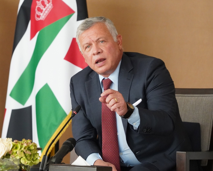 الملك يتلقى ثلاثة اتصالات من هؤلاء القادة