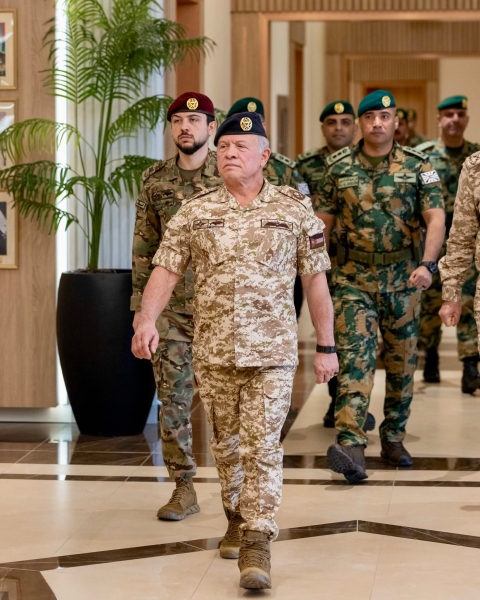 الملك يزور القيادة العامة للقوات المسلحة الأردنية