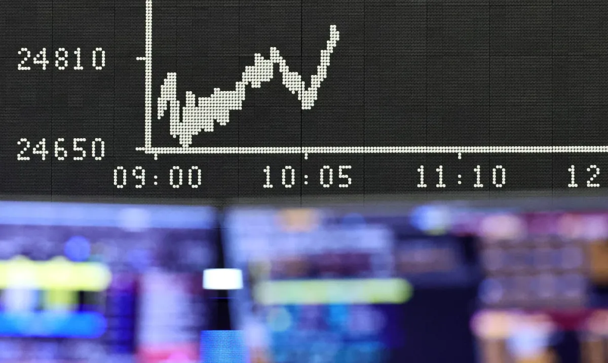 مؤشرات أوروبا تسجل صعودا جماعيا وسط تفاؤل بنهاية الحرب