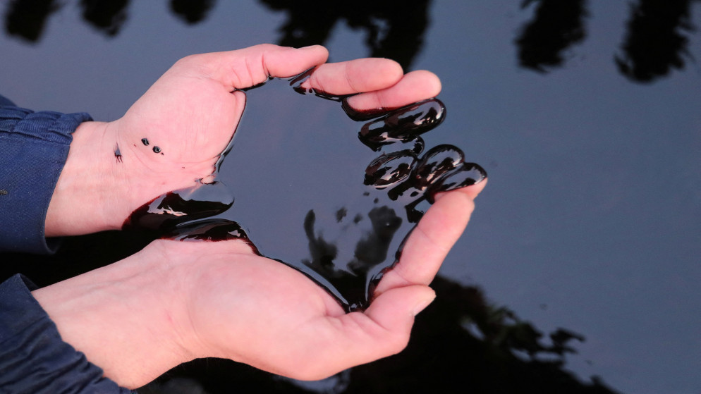 واشنطن تدرس تخفيف العقوبات على النفط الروسي لكبح جماح اسعار الطاقة