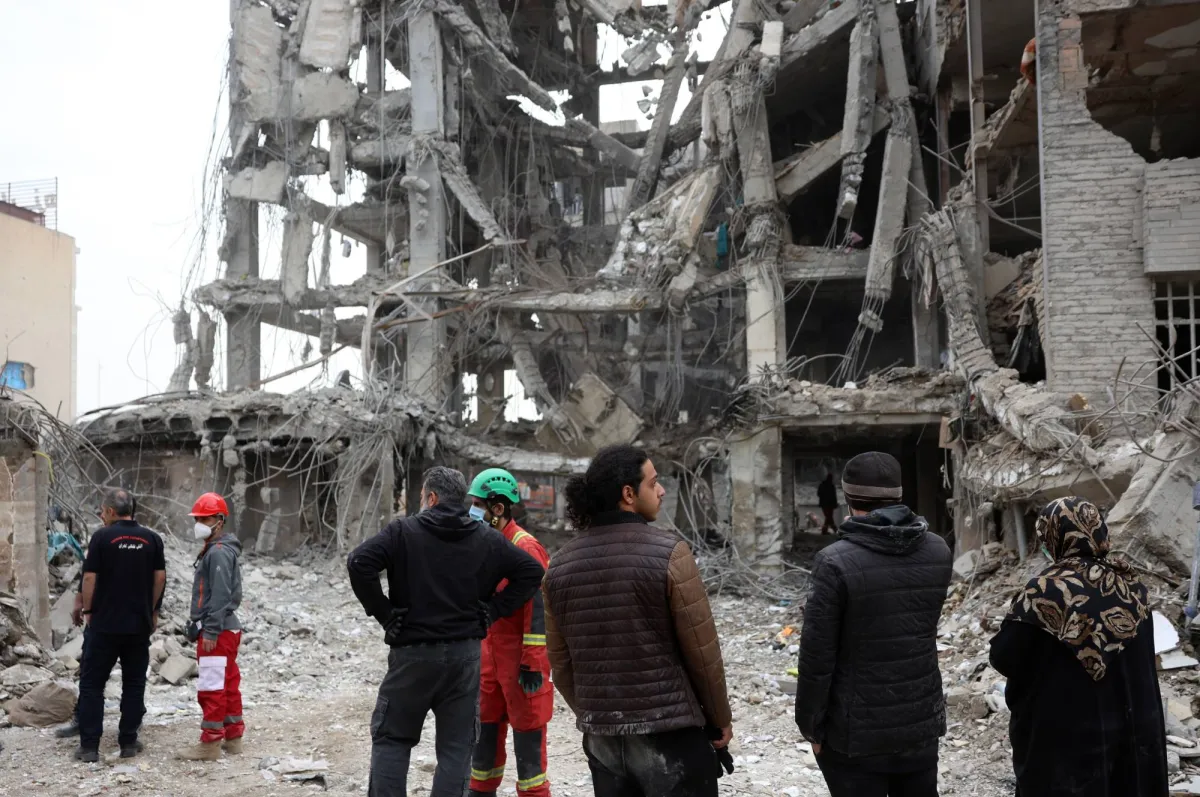 ايران تهدد باغلاق هرمز وتصعيد التوتر بالخليج