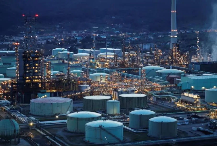 اسبانيا تفرج عن 11.5 مليون برميل من احتياطياتها النفطية