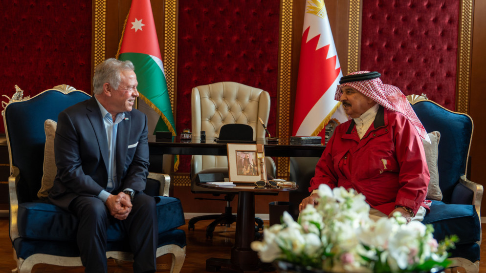 الملك والعاهل البحريني يؤكدان ضرورة خفض التصعيد بالمنطقة