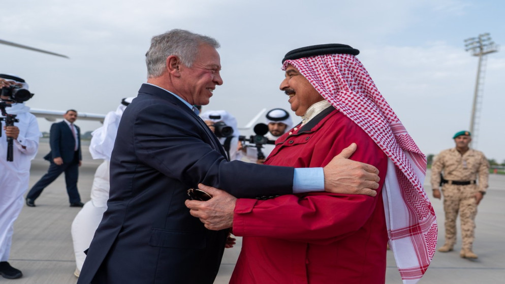 الملك عبدالله الثاني يصل المنامة ويلتقي ملك البحرين