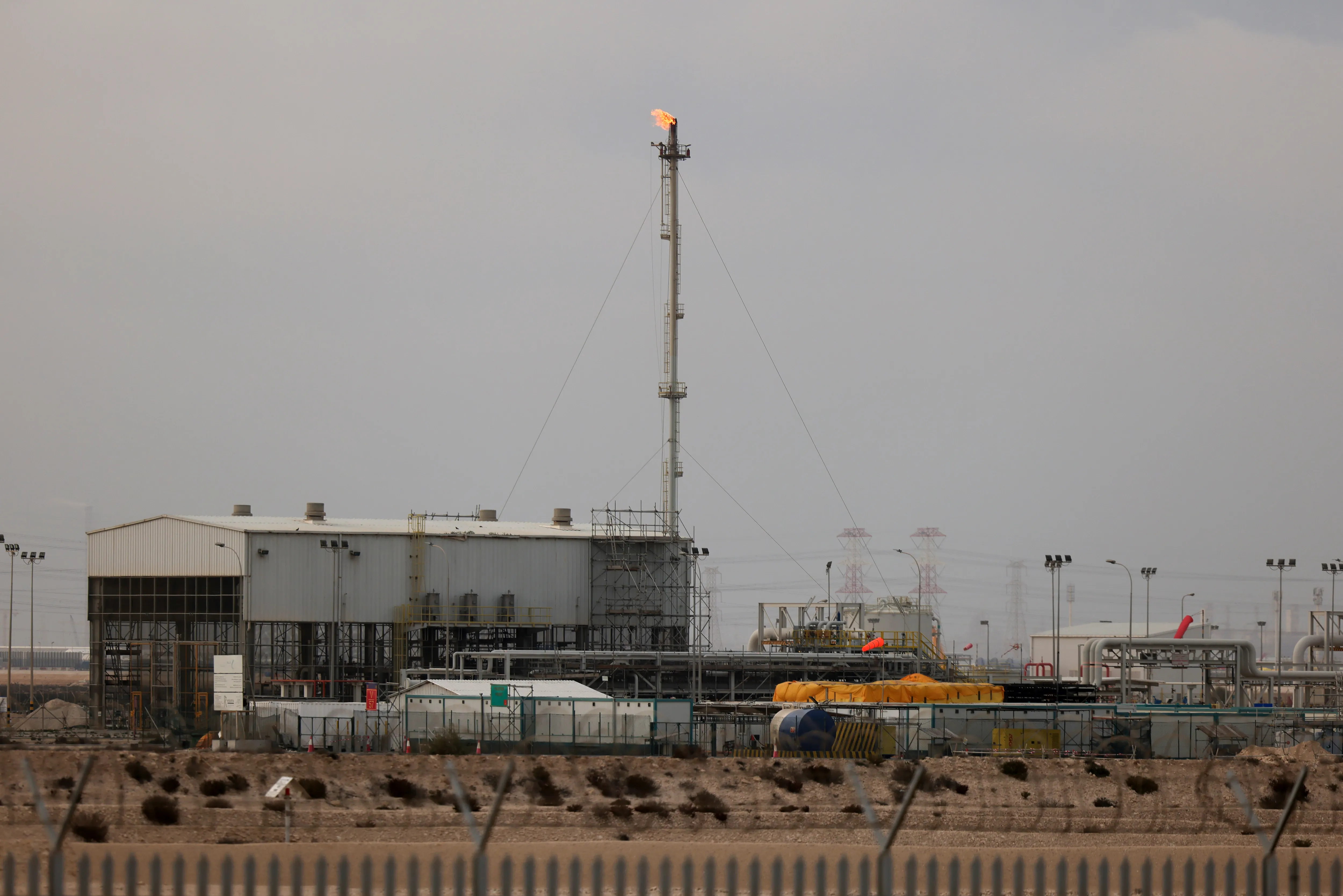 تداعيات استهداف منشات الخليج النفطية على الاقتصاد العالمي