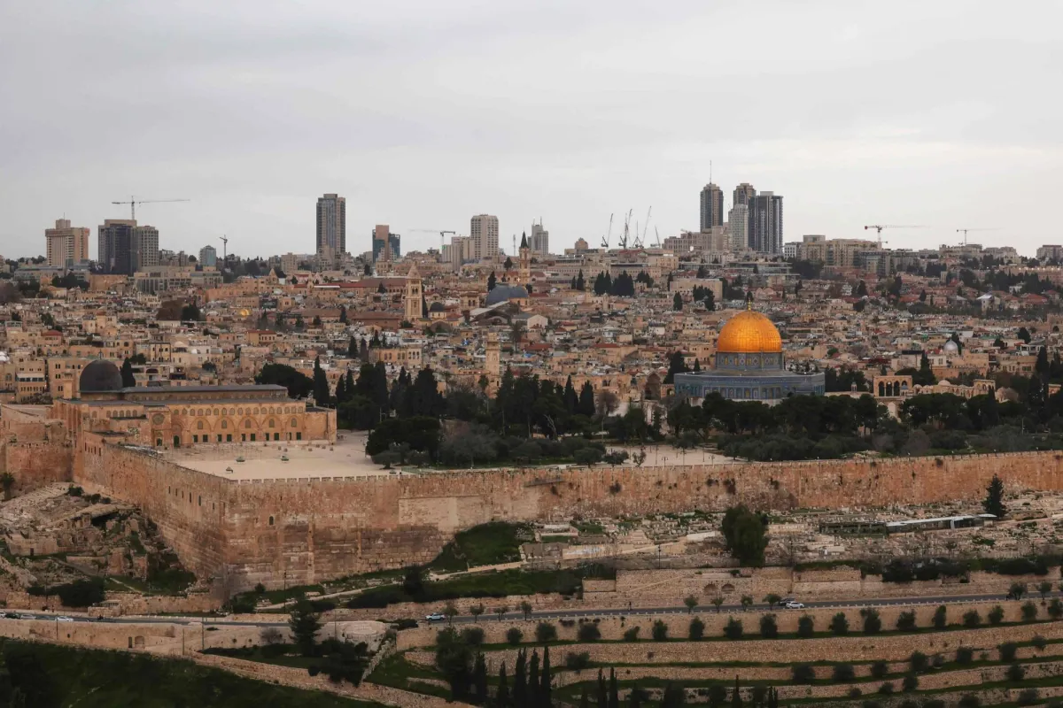 اسرائيل تندد ب جنون ايران بعد سقوط شظايا قرب الاقصى