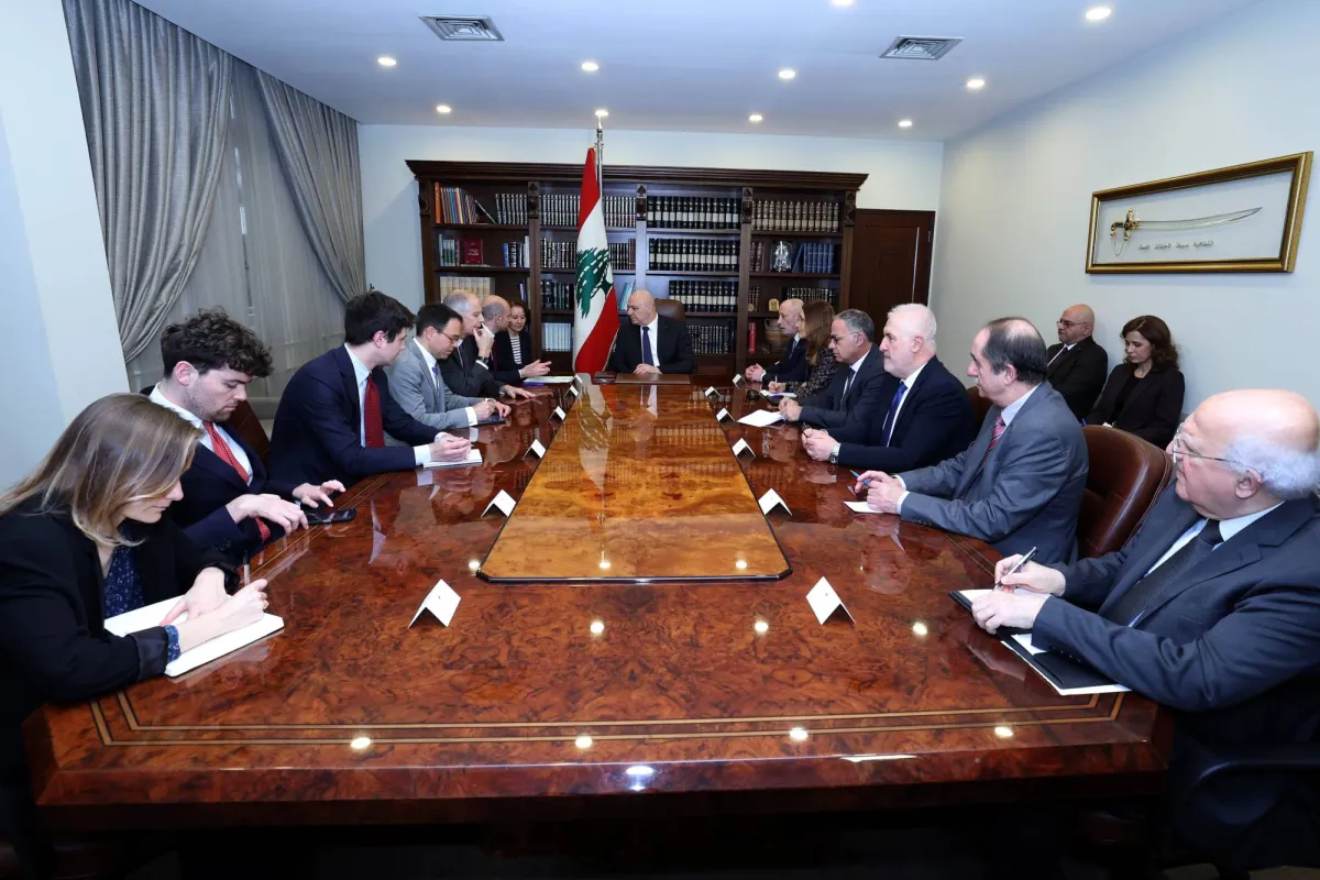 بارو يواجه تعثرا في بيروت لوقف النار وربط لبنان بايران