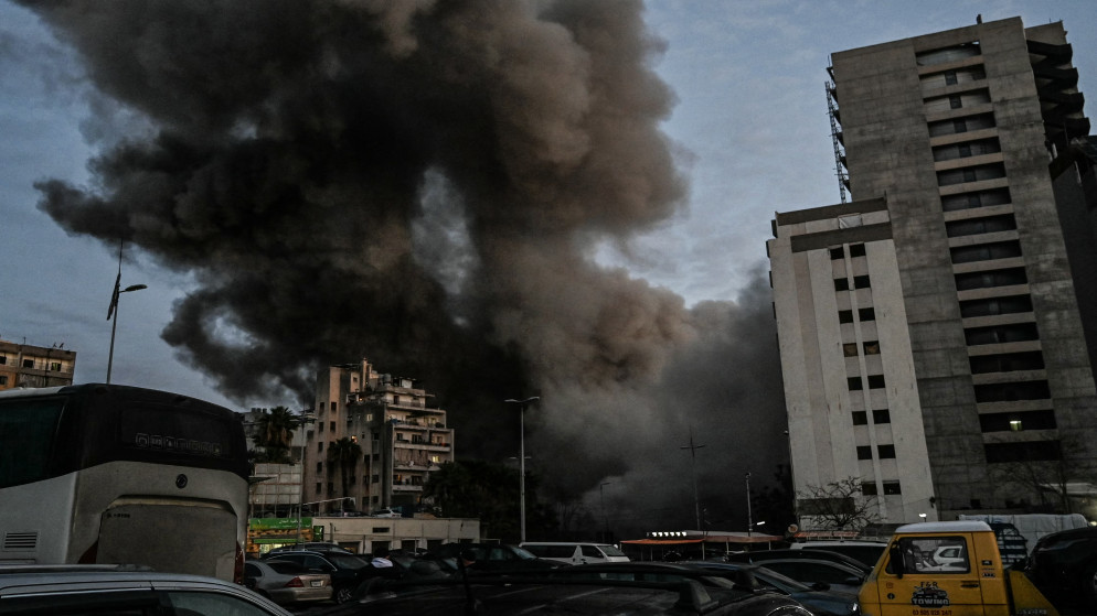 جيش الاحتلال يستهدف مواقع لحزب الله في بيروت