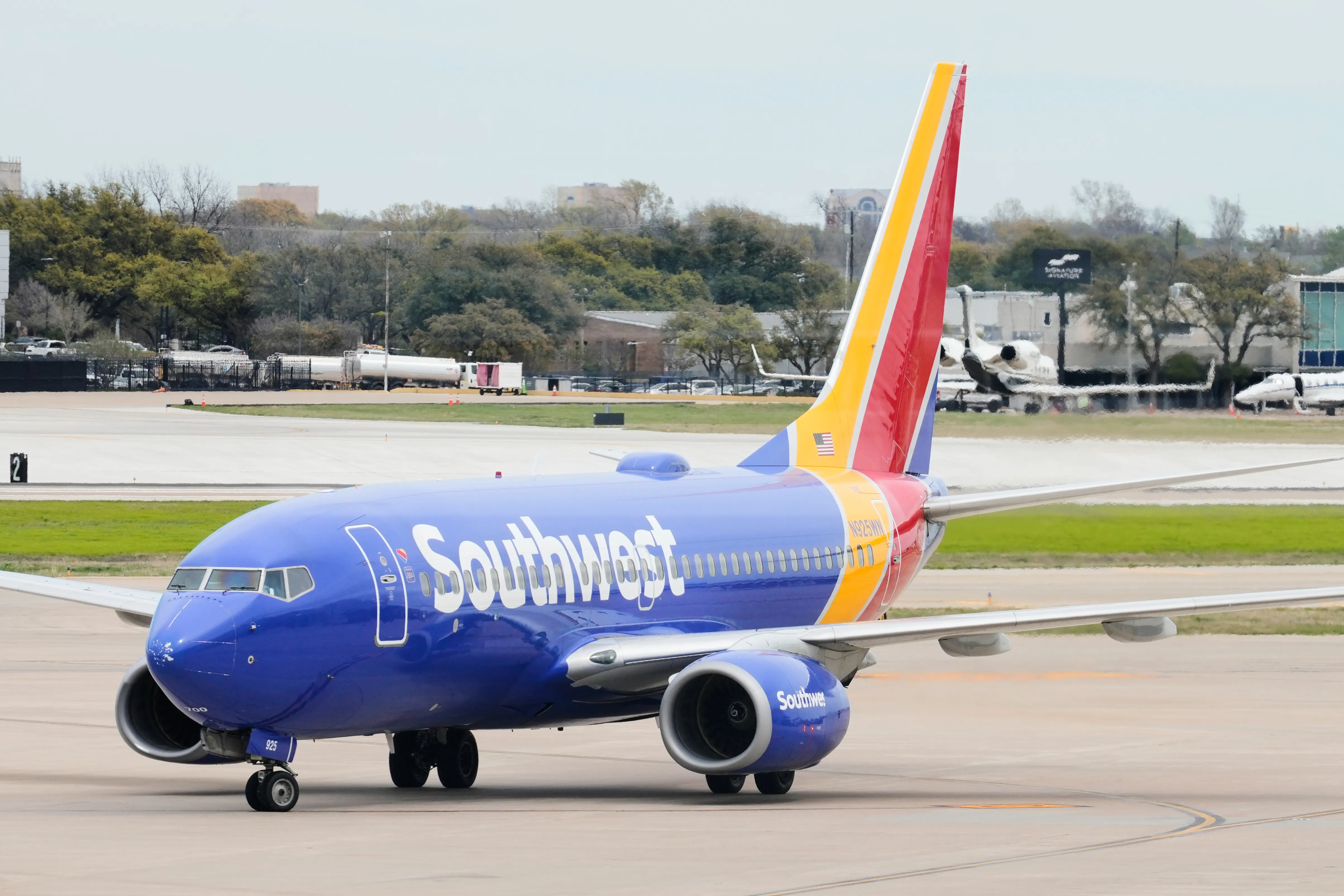 الحرب تكبد شركات الطيران خسائر بمليارات الدولارات