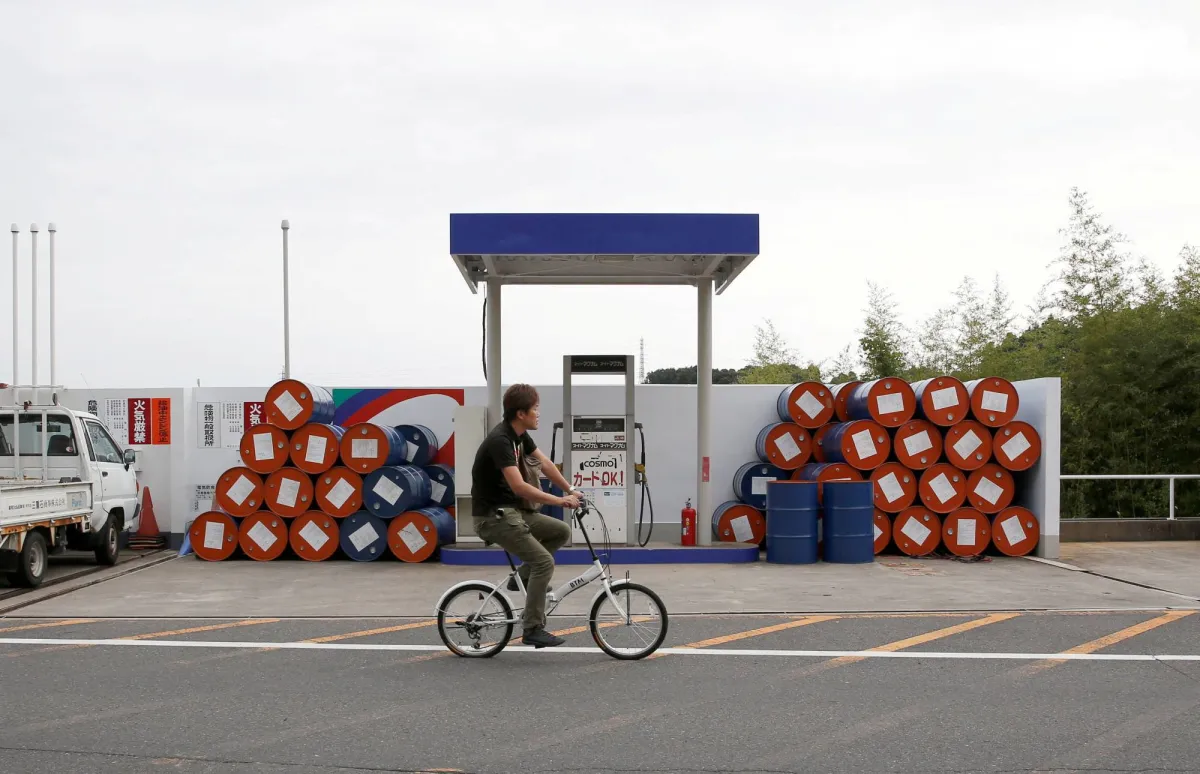 اليابان تبدا الافراج عن احتياطياتها النفطية الاستراتيجية