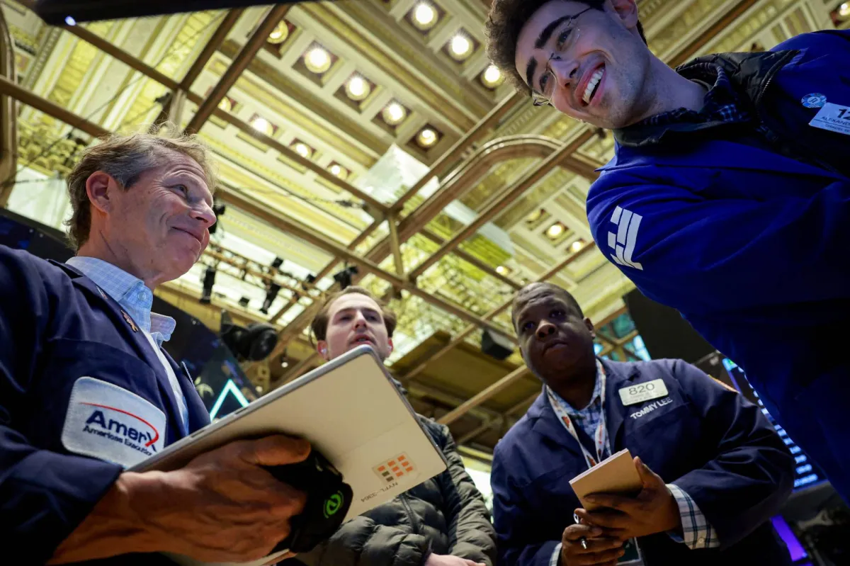 ابولو تقيد السحوبات لمواجهة ازمة السيولة