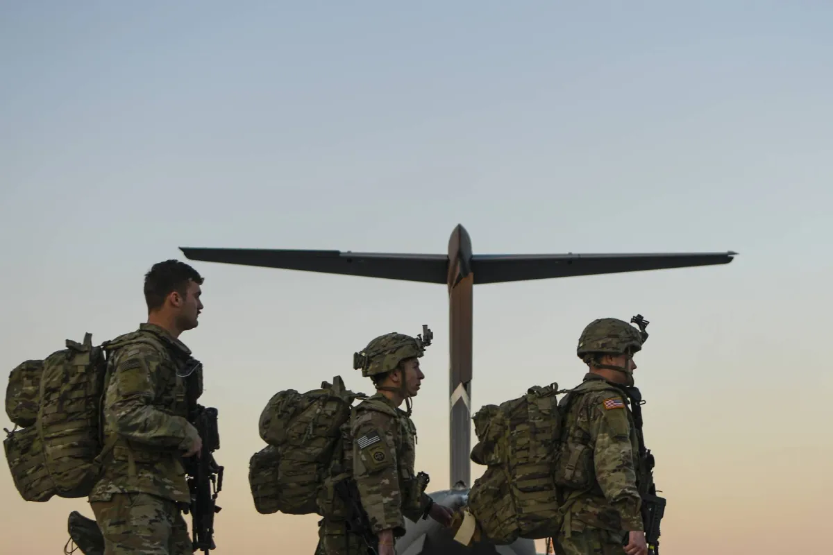 البنتاغون يدرس نشر قوات محمولة جوا في مواجهة ايران