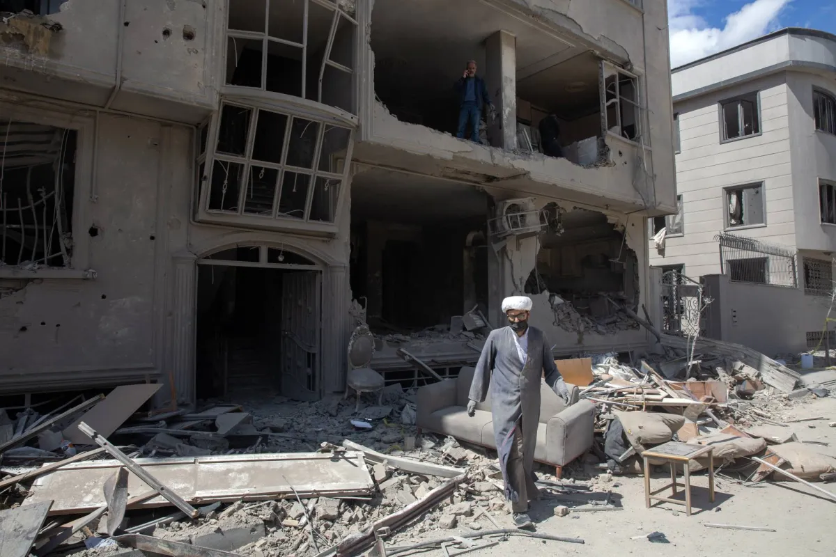 تصدع القيادة الايرانية يعرقل اتخاذ القرار