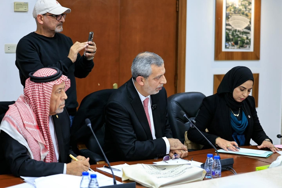 “العمل النيابية” تبحث تعديلات “الضمان” مع نقابة المحامين