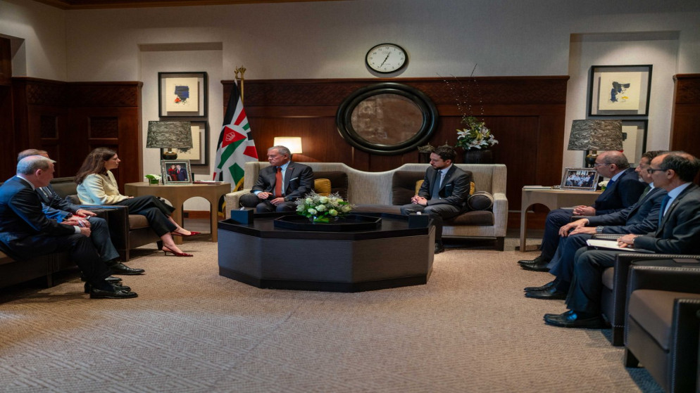 الملك يؤكد ضرورة وقف الاعتداءات الايرانية على الاردن والدول العربية