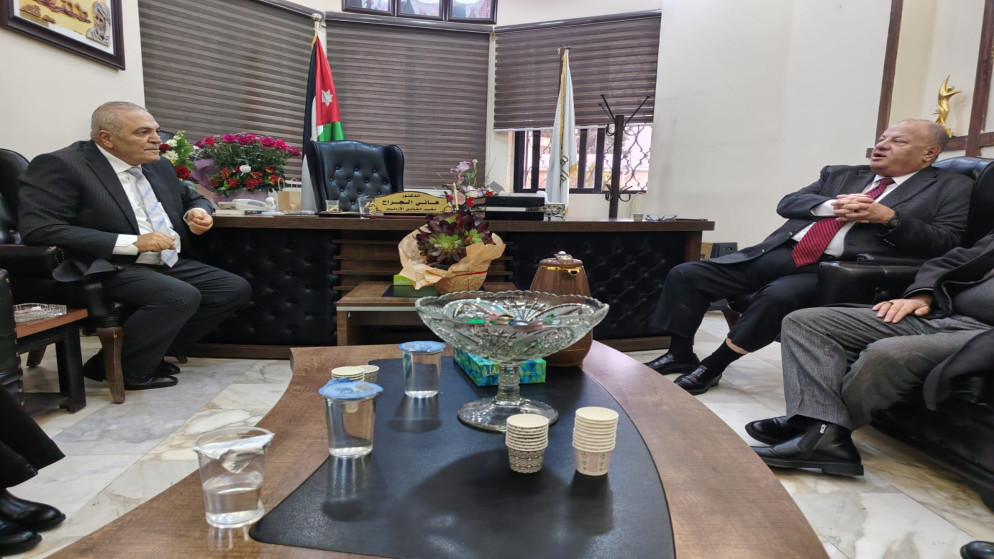 مهرجان جرش يبحث توسيع مشاركة الفنان الاردني