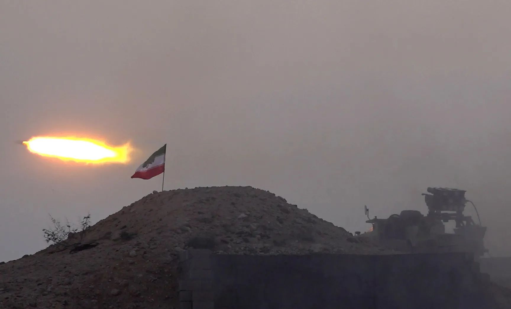 تحالف دولي يبحث ضغوطا اقتصادية لفتح مضيق هرمز