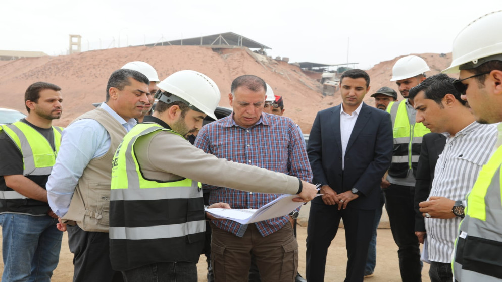 وزير الداخلية يتفقد مشروعا حدوديا جديدا في العقبة
