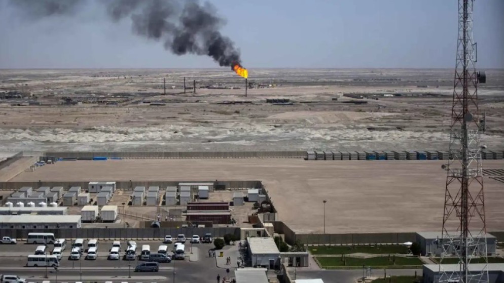 حريق في منشات تخزين نفطية اجنبية بالبصرة بعد هجوم