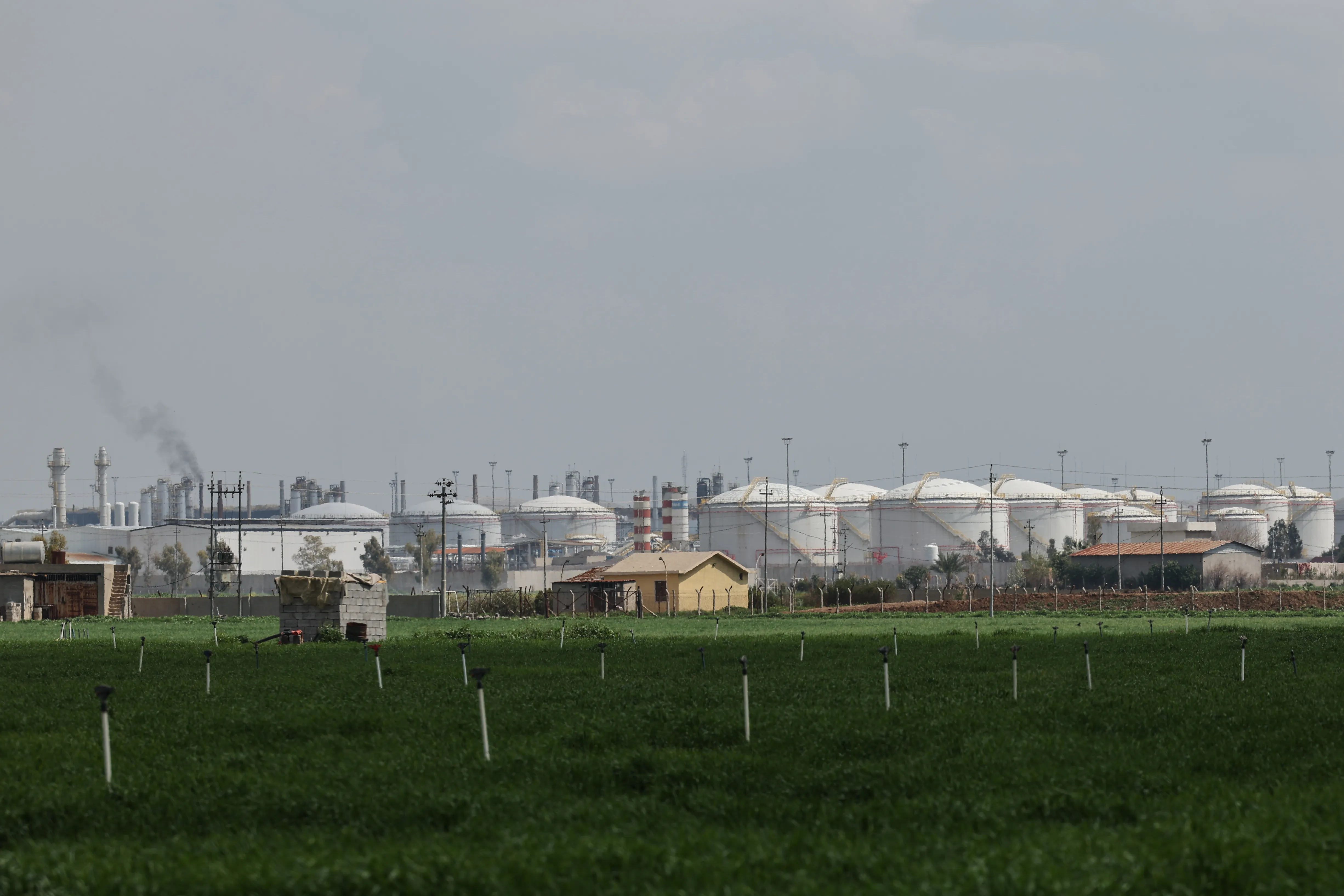 العراق يسرع صادرات النفط بعد استثناء هرمز