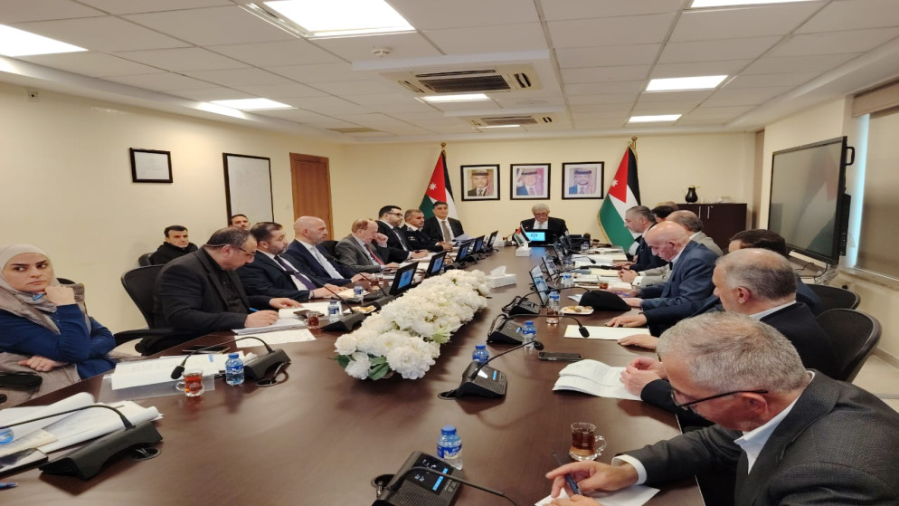 وزير النقل يؤكد ضرورة تعزيز جاهزية ميناء العقبة للتجارة